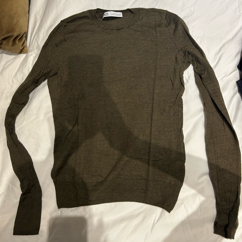 Zara knit long sleeve crew neck shirt, size small